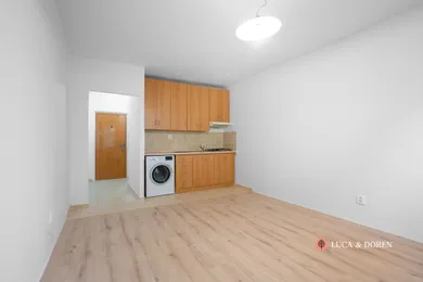 Na predaj byt, 26 m², Dubnica nad Váhom, Centrum I.