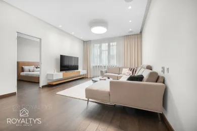 Na predaj 3-izbový byt, 98 m², Bratislava-Staré Mesto, Medená