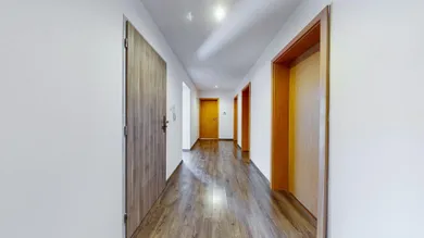 Na prenájom 4-izbový byt, 92 m², Prašice, Slnečná