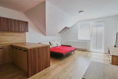 Na prenájom 1-izbový byt, 44 m², Pezinok, Muškátova