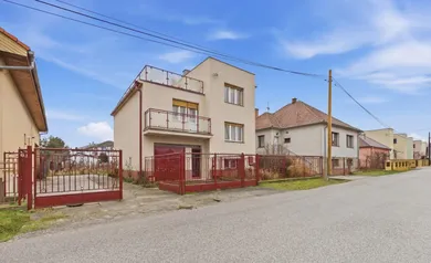 Domy na sprzedaż, 5-pokojowe, Slovenský Grob · €355 000