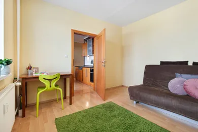 Na predaj 3-izbový byt, 74 m², Senec, J. Jesenského