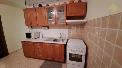 Kiadó lakások, 2-szobás, Zlaté Moravce · €550