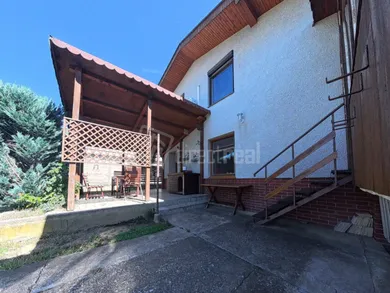Na predaj dom v Zlaté Moravce · €299 000 · Pôvodný stav