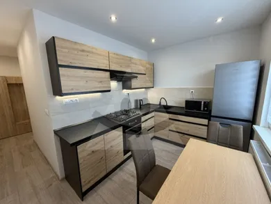 Byty na prenájom 2-izbový, Ružomberok · €530