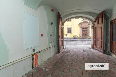 Na prenájom komerčné v Bratislava-Staré Mesto · €3 685 · Dokončené