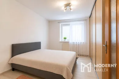 Na predaj 2-izbový byt, 55 m², Žilina, Hollého