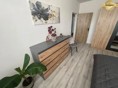 Na prenájom 3-izbový byt, 68 m², Poprad, Jilemnického