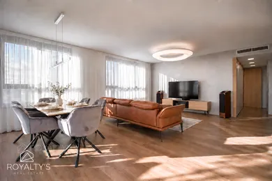 Na predaj 3-izbový byt, 92 m², Bratislava-Ružinov, Plynárenská