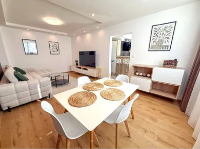 Byty na prenájom 2-izbový, Bratislava-Dúbravka · €720