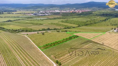 Działki na sprzedaż, Modra · €308 000