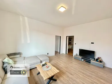 Na predaj 4-izbový dom, 135 m², Unín, Chrástka