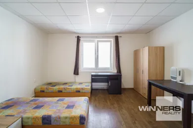 Na prenájom 1-izbový byt, 45 m², Trnava, Francisciho