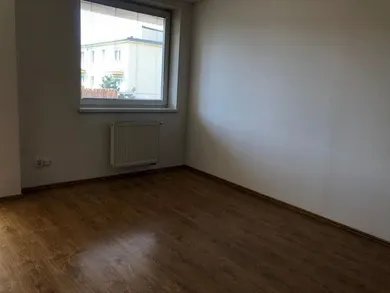 Na prenájom 2-izbový byt, 57 m², Bratislava-Ružinov, Čaklovská