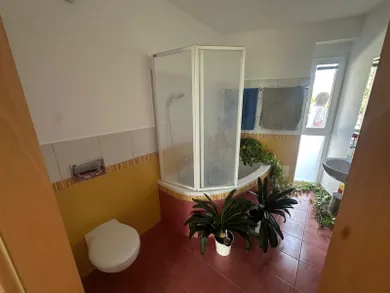 Na prenájom 6-izbový dom, 200 m², Bratislava-Nové Mesto, Čremchová