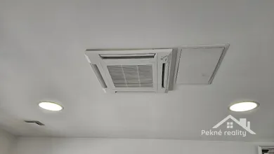 Na prenájom komerčné, 16 m², Zvolen, Námestie SNP
