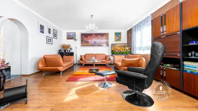 Na predaj 5-izbový dom, 297 m², Bratislava-Nové Mesto, Stará Klenová