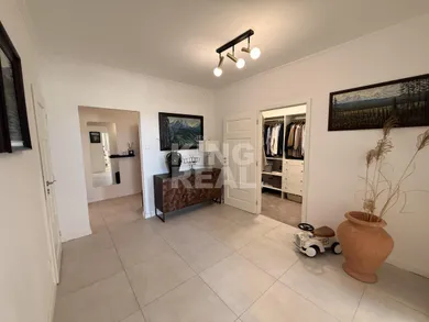 Na predaj 4-izbový byt, 99 m², Nové Zámky