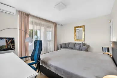 Na predaj 3-izbový byt, 123 m², Bratislava-Nové Mesto, Desiata