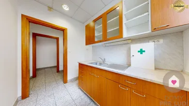 Na prenájom komerčné, 122 m², Bratislava-Nové Mesto, Kukuričná