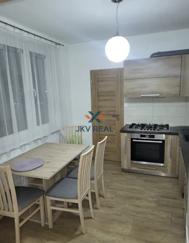 Mieszkania na wynajem, 3-pokojowe, Levice · €700