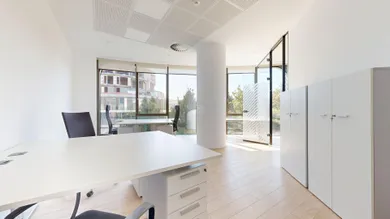 Na prenájom komerčné, 115 m², Bratislava-Staré Mesto, Čulenova