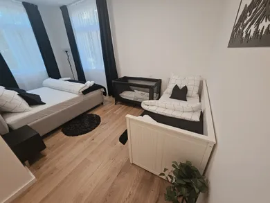 Na prenájom 4-izbový byt, 100 m², Bratislava-Ružinov, Jégého
