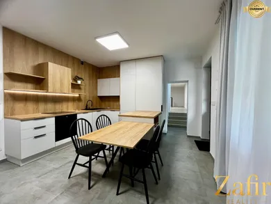 Na prenájom komerčné v Trnava · €900 · Dokončené