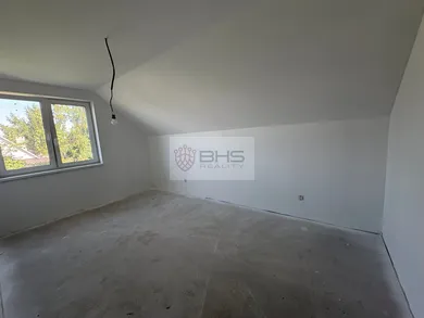 Na predaj 6-izbový rekreačný dom, 130 m², Bratislava-Vrakuňa, Majerská