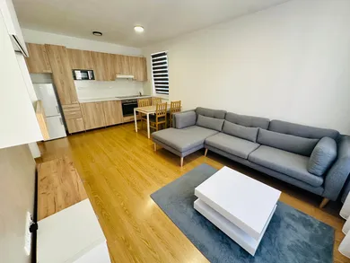 Mieszkania na wynajem, 2-pokojowe, Žilina · €540