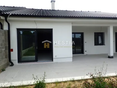 Na predaj 4-izbový dom, 95 m², Hlboké