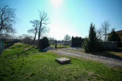 Na predaj pozemok, 906 m², Trnava