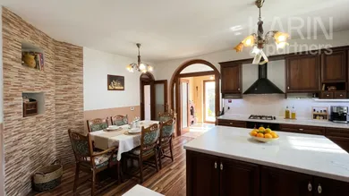 Na predaj 8-izbový dom, 320 m², Dvory nad Žitavou