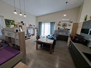 Na predaj 2-izbový byt, 65 m², Biely Kostol, Slnečná