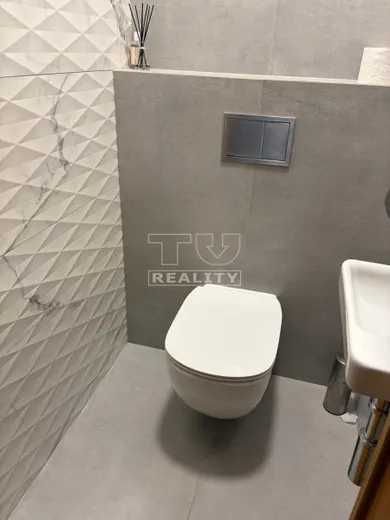 Na predaj 2-izbový byt, 54 m², Bratislava-Ružinov