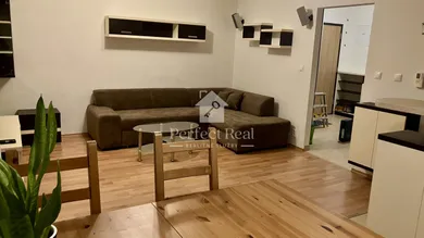Byty na prenájom 3-izbový, Bratislava-Dúbravka · €750