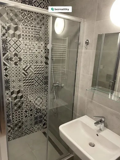 Na prenájom 1-izbový byt, 23 m², Bratislava-Ružinov
