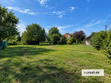 Na predaj pozemok, 604 m², Zálesie, Poľná