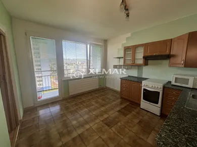 Na predaj 3-izbový byt, 75 m², Žiar nad Hronom