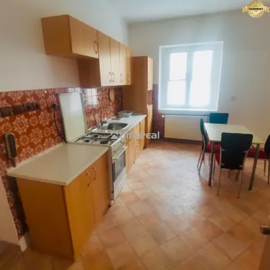 Na prenájom 1-izbový byt, 54 m², Trnava, Jerichova
