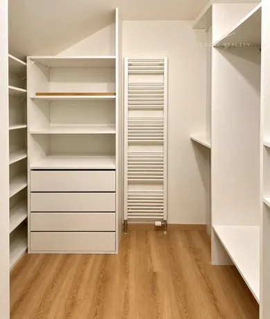 Na prenájom 4-izbový byt, 200 m², Bratislava-Staré Mesto, Palackého