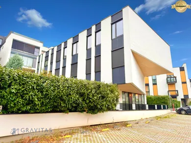 Lokale komercyjne na sprzedaż, Bratislava-Nové Mesto · €1 800 000