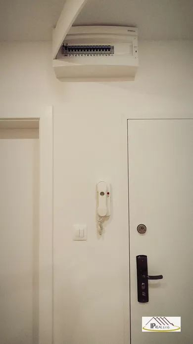 Na predaj 4-izbový byt, 70 m², Bratislava-Ružinov, Exnárova