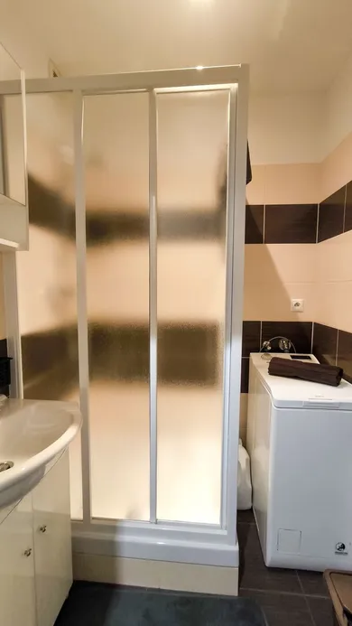 Na predaj 2-izbový byt, 48 m², Zlaté Moravce, Duklianska