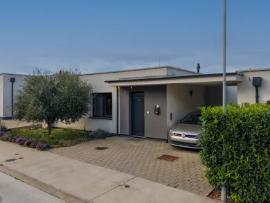 Domy na predaj 4-izbový, Senec · €389 900