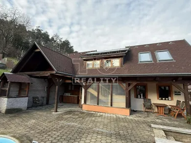Na prenájom dom, 198 m², Banská Bystrica