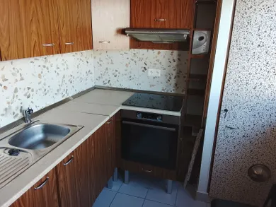 Na predaj 1-izbový byt, 35 m², Bratislava-Petržalka, Hálova
