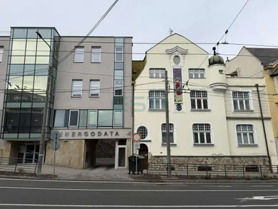 Lokale komercyjne na wynajem, Žilina · €140