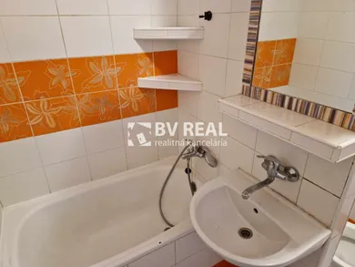 Na predaj 3-izbový byt, 53 m², Žiar nad Hronom, Dr. Jánskeho