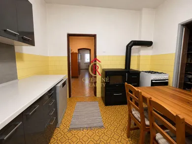 Na predaj 5-izbový dom, 180 m², Likavka